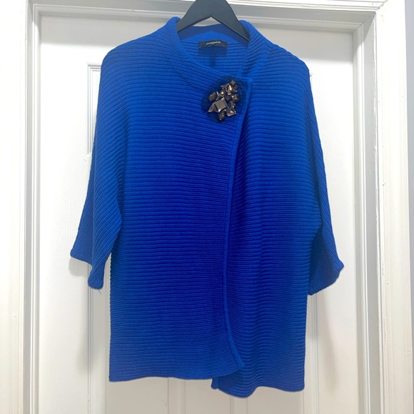 Chunky knit brooch sweater - Picture 1 of 3